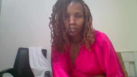 Snapshot of shirleen_ chatting on August 6, 2026, 8:33 pm Shirleen online show from August 6, 2026, 8:33 pm