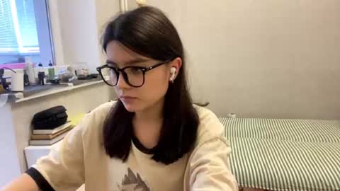 Marie online show from July 17, 2026, 1:18 pm