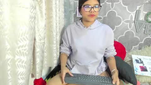 sidney_brownn online show from June 11, 2026, 4:32 am