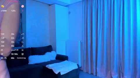 Snapshot of siennastarrr chatting on October 1, 2025, 7:53 pm Sienna online show from October 1, 2025, 7:53 pm