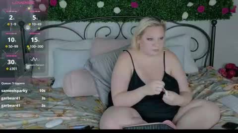 Sienna Luxx online show from June 17, 2026, 6:42 pm