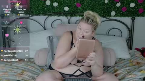 Sienna Luxx online show from July 20, 2026, 4:53 pm