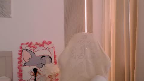 silk_ann online show from June 14, 2026, 7:54 am