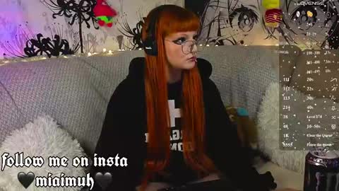 Mia online show from June 4, 2026, 8:37 pm
