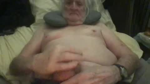 Snapshot of silverliam chatting on December 21, 2025, 8:43 am Liam online show from December 21, 2025, 8:43 am