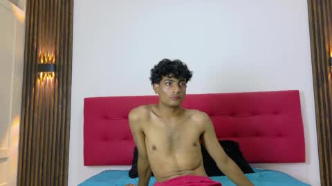 Snapshot of sinboy_ chatting on May 7, 2026, 7:03 am online show from May 7, 2026, 7:03 am