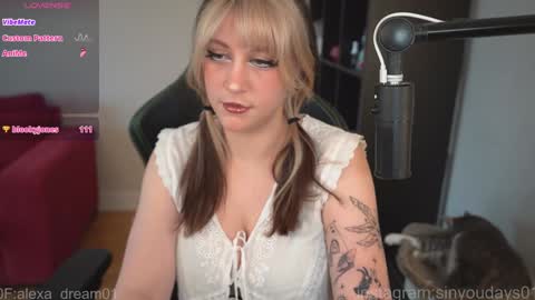 Snapshot of sinforyou_ chatting on March 26, 2026, 8:36 pm wwoooooooooooof online show from March 26, 2026, 8:36 pm