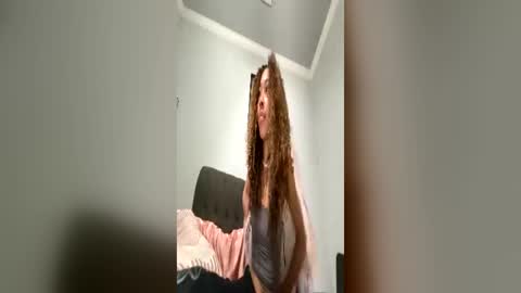 sinn3er online show from June 18, 2026, 2:34 am