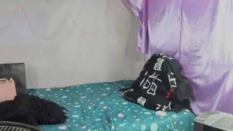 Sirena Fuentes online show from June 14, 2026, 1:25 am