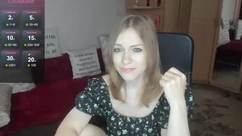 Snapshot of sirenasilk chatting on June 19, 2026, 9:35 am sirenasilk online show from June 19, 2026, 9:35 am