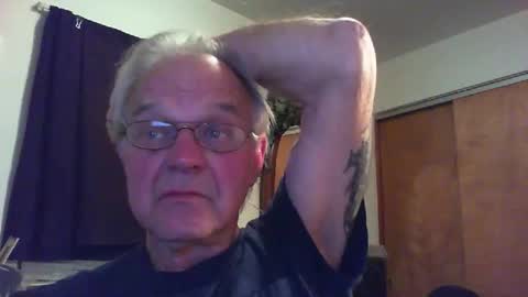 skeeeziks online show from May 3, 2026, 2:06 am