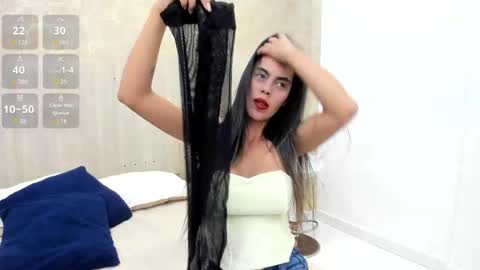 Snapshot of skinny_noa chatting on June 2, 2026, 11:34 am Noa online show from June 2, 2026, 11:34 am