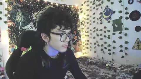 skiny_dann online show from May 26, 2026, 3:46 am