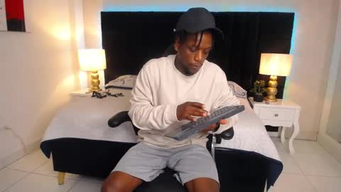 Snapshot of skylerbigxxx chatting on June 3, 2026, 4:04 am SKYLERBIGXXX online show from June 3, 2026, 4:04 am