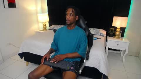 Snapshot of skylerbigxxx chatting on June 6, 2026, 4:39 am SKYLERBIGXXX online show from June 6, 2026, 4:39 am