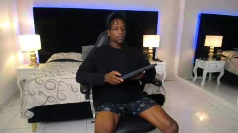 Snapshot of skylerbigxxx chatting on June 13, 2026, 4:21 am SKYLERBIGXXX online show from June 13, 2026, 4:21 am