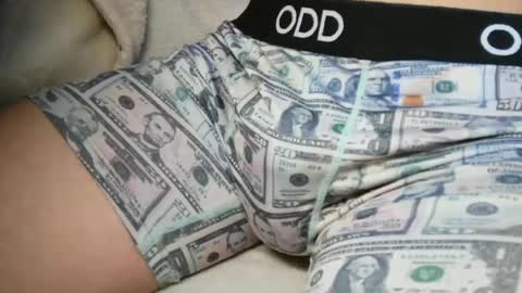 slimhungyvng online show from June 24, 2026, 5:34 pm