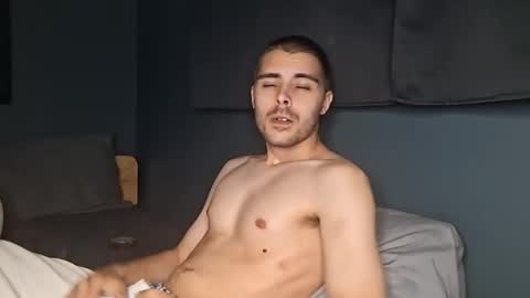 slutsandblunts online show from May 1, 2026, 5:45 am
