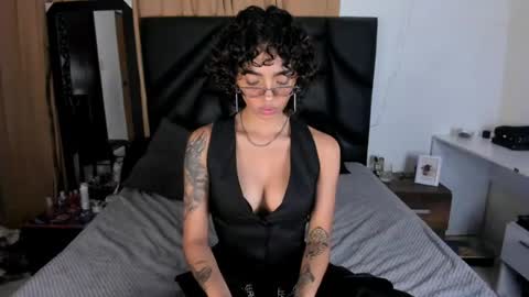 slutty_venus7 online show from July 25, 2026, 12:53 am