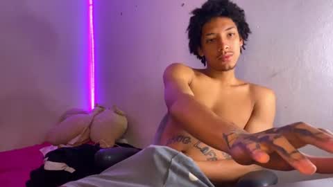 smith_kiki66 online show from June 14, 2026, 3:19 am