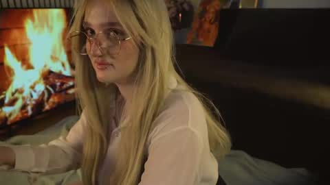 Ellie online show from June 4, 2026, 5:35 am