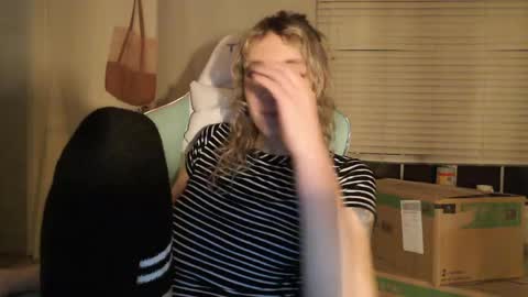 Lilytea online show from May 24, 2026, 6:18 am