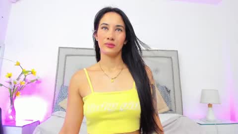 sofhyalove online show from May 12, 2026, 8:50 pm