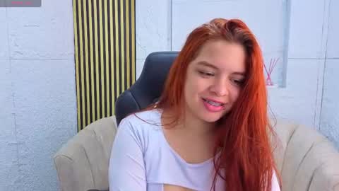 sofia_red_cn online show from June 19, 2026, 1:37 pm