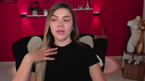 sofia_velvetx online show from June 7, 2026, 2:43 pm