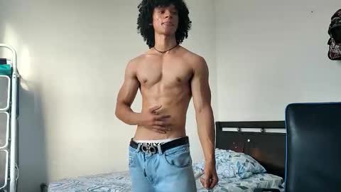 Snapshot of solorizo chatting on April 16, 2026, 9:39 pm Hi Im Weller Check my Bio online show from April 16, 2026, 9:39 pm