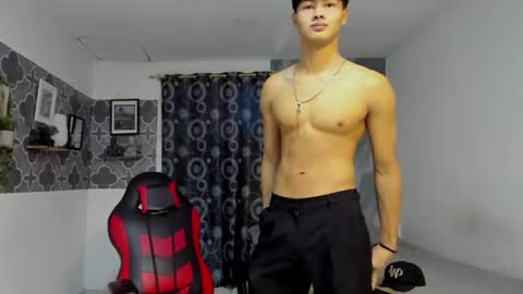 son_hades online show from July 21, 2026, 7:49 pm