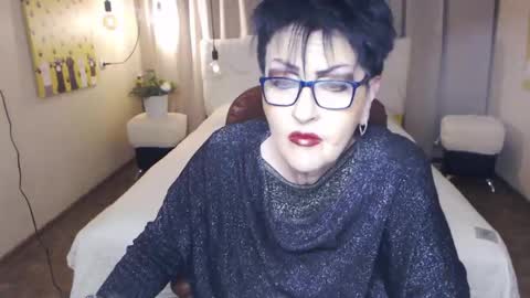 Snapshot of sondrariddle chatting on May 5, 2026, 6:49 pm sondrariddle online show from May 5, 2026, 6:49 pm