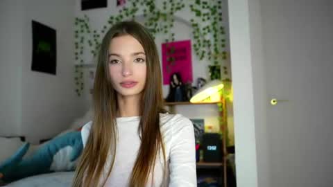 Snapshot of sonyaericsson chatting on July 9, 2026, 10:52 am Eva 3 online show from July 9, 2026, 10:52 am