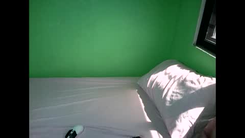 Snapshot of sophialaurel chatting on June 6, 2026, 6:18 am sophialaurel online show from June 6, 2026, 6:18 am