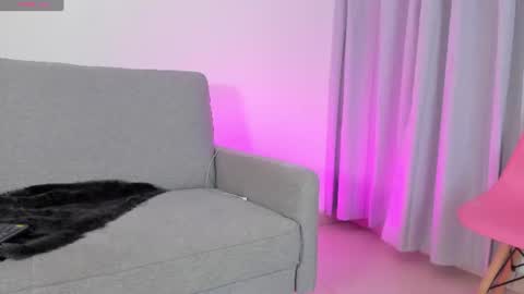 sophie  online show from June 24, 2026, 12:20 am
