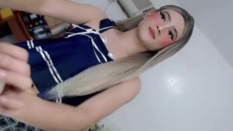 SOPHIEX online show from July 27, 2026, 10:44 am