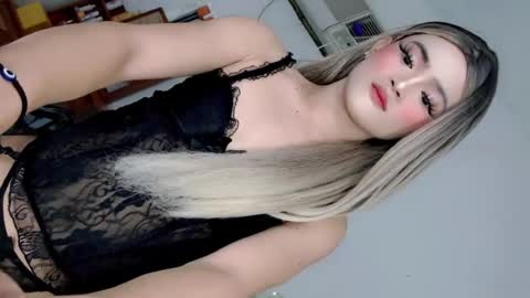 SOPHIEX online show from July 30, 2026, 10:58 am