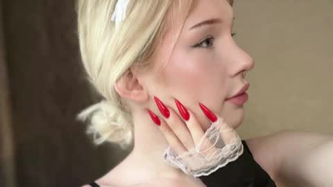 Snapshot of soska_albinosk chatting on May 19, 2026, 9:48 am soska_albinosk online show from May 19, 2026, 9:48 am