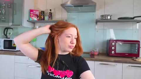 Nika online show from May 11, 2026, 1:22 am