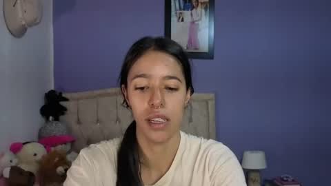 Snapshot of stephania_t chatting on July 9, 2026, 2:54 pm Stephania online show from July 9, 2026, 2:54 pm