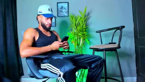Snapshot of stev_velez chatting on November 11, 2025, 11:32 am Steve online show from November 11, 2025, 11:32 am