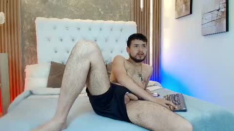 Snapshot of steven_skiing chatting on June 26, 2026, 4:28 am STEVEN online show from June 26, 2026, 4:28 am