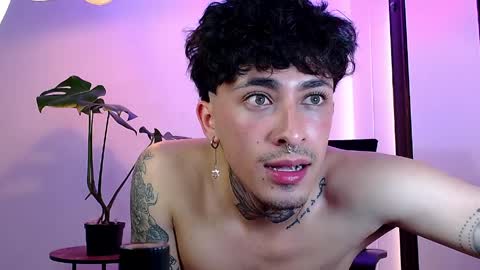 Daniel Steven Navarro online show from March 31, 2026, 9:59 pm