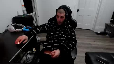 stonedpanda77 online show from May 16, 2026, 2:19 am