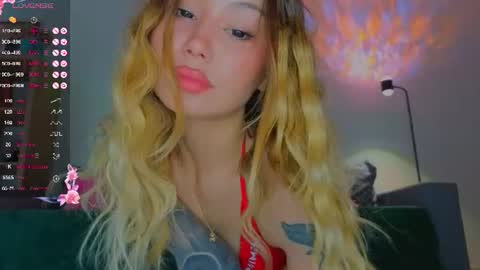 Snapshot of strawberrypie99 chatting on June 12, 2026, 12:15 pm Tati and Lola online show from June 12, 2026, 12:15 pm
