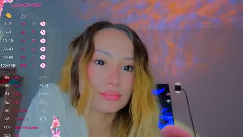 Snapshot of strawberrypie99 chatting on June 25, 2026, 7:13 am Tati and Lola online show from June 25, 2026, 7:13 am