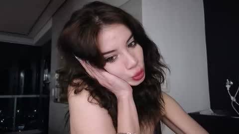 Snapshot of stuirt chatting on July 1, 2026, 10:42 pm Sofa online show from July 1, 2026, 10:42 pm