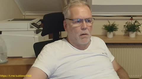 subbear1968 online show from June 5, 2026, 12:28 am