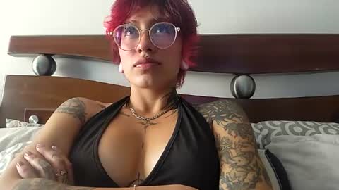 Snapshot of succubus_girl_ chatting on June 15, 2026, 7:05 pm Alexy online show from June 15, 2026, 7:05 pm