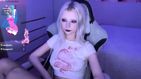 Snapshot of suicide_yuno chatting on August 3, 2026, 9:29 pm Yunoo online show from August 3, 2026, 9:29 pm